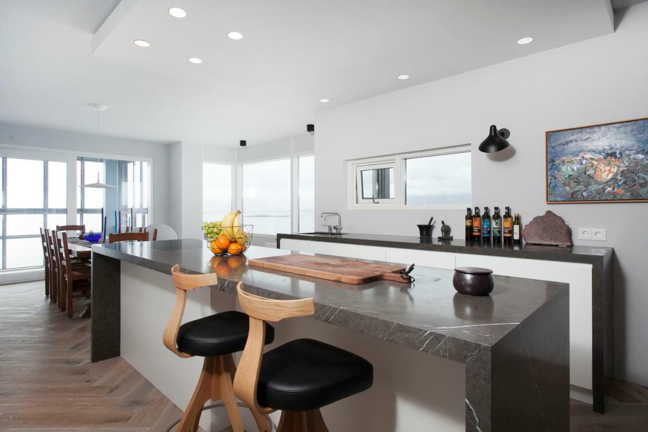 Ocean View Luxury Apartment In Central 레이캬비크 외부 사진